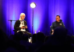 Unterhaltsamer Abend Mit Fussball Idol Peter Ducke In Jena 01